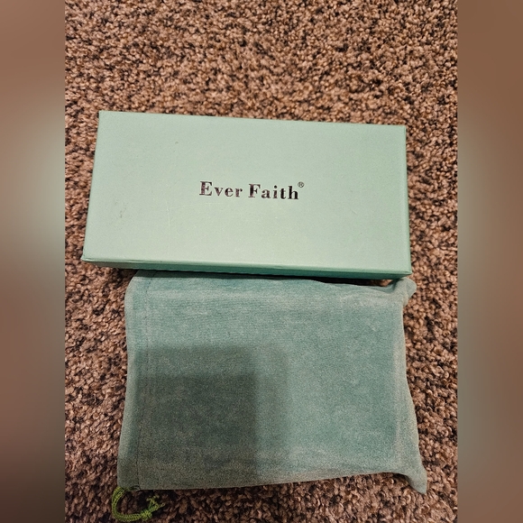 Hair Accessory - Picture 7 of 7